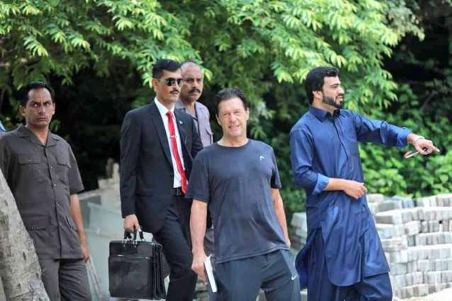 Has Imran Khan left exercising? Video of PM having lavish meal goes viral