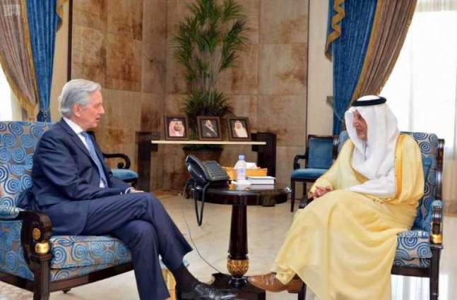 الأمير خالد الفيصل يستقبل سفير فرنسا لدى المملكة