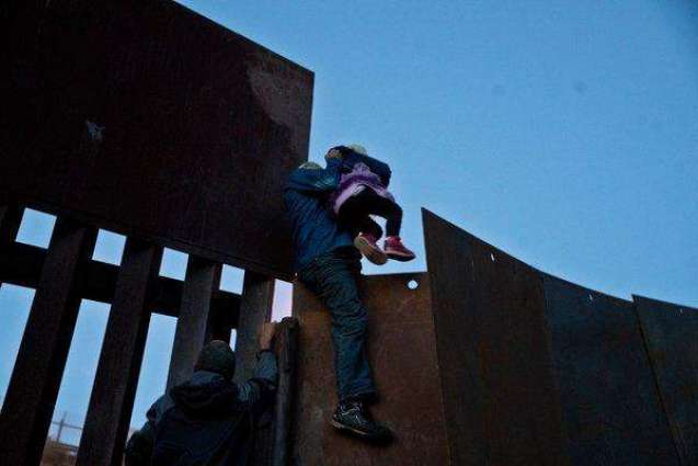 Backing for US Border Wall Hits Record High for Republicans, New Low for Democrats - Poll
