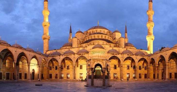 جولات سياحية في المساجد التاريخية بالدولة