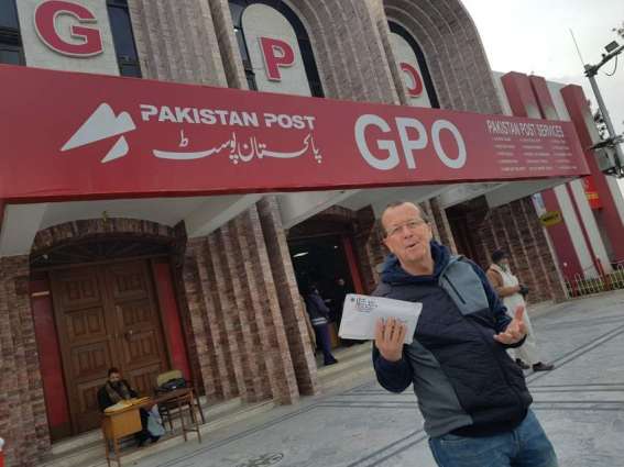 Martin Kobler sends parcel to Berlin via Pakistan Post