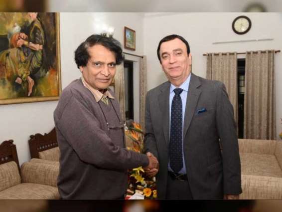 UAE Ambassador meets Indian Minister of Commerce