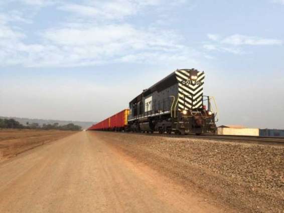 " الإمارات العالمية للألمنيوم " تدشن أول قطار بوكسيت ينطلق من المنجم إلى الساحل في غينيا
