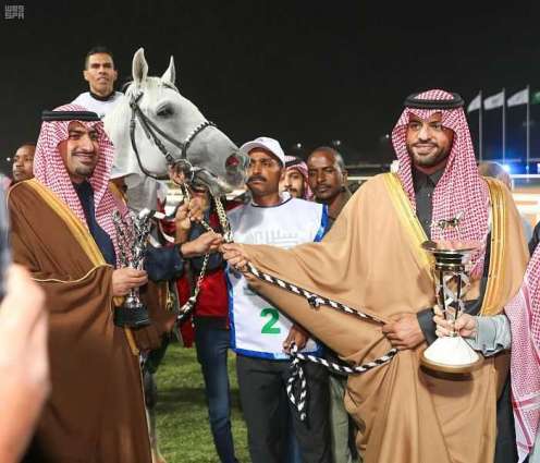 الجواد  طلاب الخالدية  يتوج بكأس الأمير  سلطان بن عبدالعزيز العالمي لسباقات السرعة للخيل العربية الاصيلة