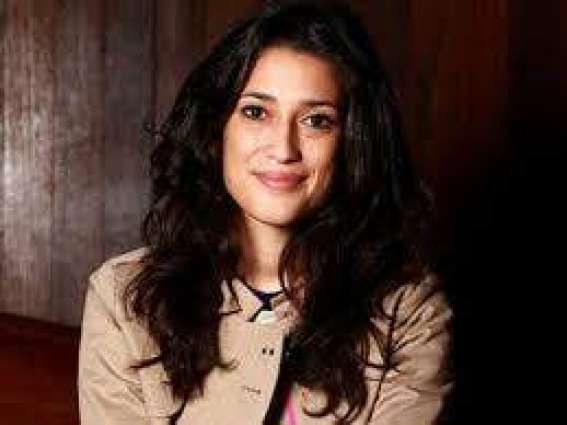 Fatima Bhutto brushes aside reports of joining PTI