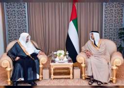 منصور بن زايد يستقبل رئيس مجلس الشورى السعودي