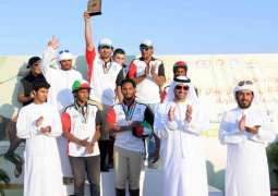 تتويج الفائزين بأشواط اليوم الأول في بطولة سلطان بن زايد الدولية لالتقاط الأوتاد
