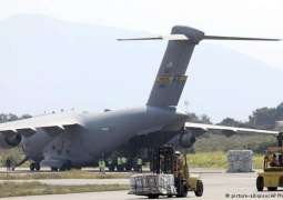 طائرة لسلاح الجو البرازيلي محملة بالمساعدة الإنسانية تصل الحدود مع فنزويلا