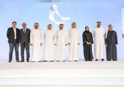 منصور بن محمد يكرم الفائزين في جائزة دبي للنقل المستدام 2019