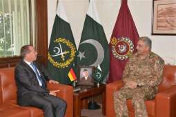 السفير الألماني لدى باكستان يلتقي رئيس أركان الجيش الباكستاني