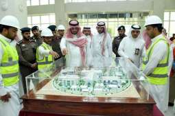 الأمير سعود بن عبدالله بن جلوي يتفقد مشروع مستشفى الولادة والأطفال بجدة