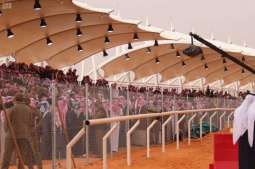 مهرجان الملك عبدالعزيز للإبل يسجل اليوم حضوراً كبيراً