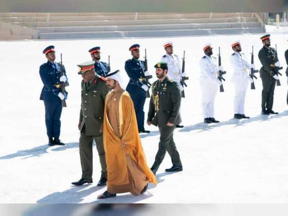 خليفة بن طحنون يستقبل رئيس أركان الجيش الأنغولي في واحة الكرامة