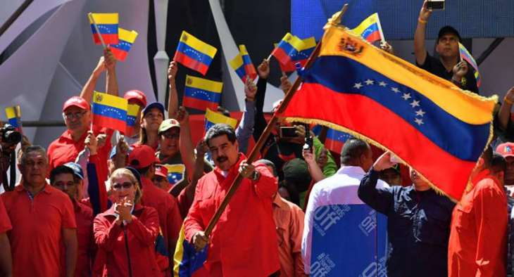 Rallies in Caracas: Carnival With Mandarins, Beach-Going Opposition