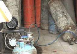 Sindh govt to crackdown on decanting LPG cylinders