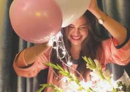 Actress Zara Noor Abbas celebrates birthday with friends and family