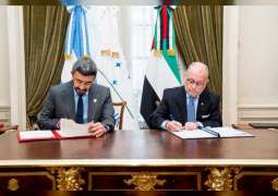 عبدالله بن زايد يلتقي وزير العلاقات الخارجية والأديان الأرجنتيني