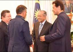PIA chief meets Mahathir, discusses aviation matters