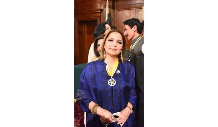 Shaan Shahid congratulates Babra Sharif for receiving Sitara-i-Imtiaz