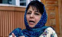 Banning JeI will shrink space for reconciliation: Mehbooba
