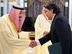New Pakistani envoy Raja Ali Ejaz presents credentials to Saudi King