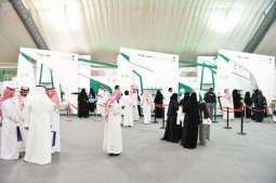 منصات معرض الرياض للكتاب تشهد توقيع 27 مؤلفًا على إصدارتهم