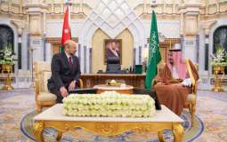 خادم الحرمين الشريفين يستقبل رئيس الوزراء وزير الدفاع بالمملكة الأردنية الهاشمية