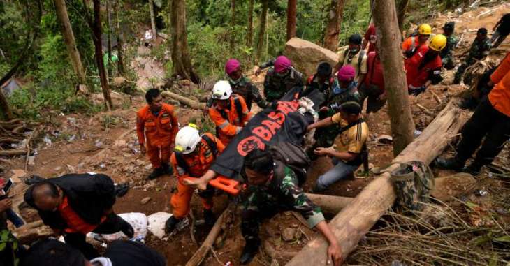 Death Toll From Landslide at Indonesia's Illegal Goldmine Climbs to 27 - Reports