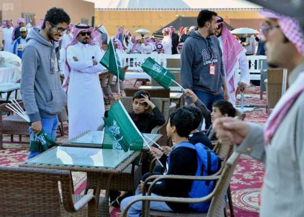 رئيس مجلس إدارة نادي الإبل يستقبل أبناء شهداء الواجب في مهرجان الملك عبدالعزيز للإبل