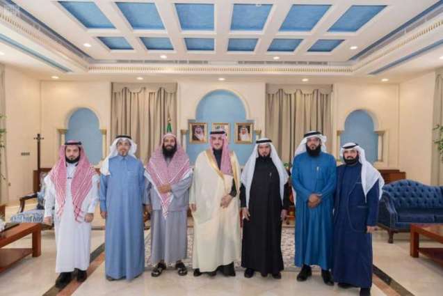 الأمير فيصل بن نواف يستقبل رئيس وأعضاء جمعية الجوف للإسكان الخيري