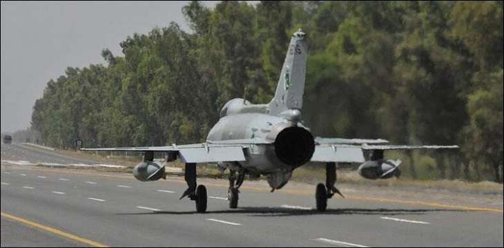 PAF jets exhibit landing, take-off skills at motorway