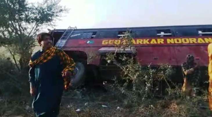 One person killed as passenger van overturns in Sujawal