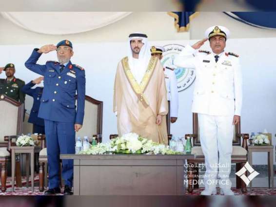 ولي عهد دبي يرعى حفل تخريج الدورة التاسعة عشرة من خريجي كلية راشد بن سعيد آل مكتوم البحرية