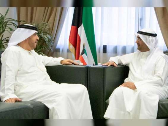 وزير المالية الكويتي يستقبل سفير الدولة 