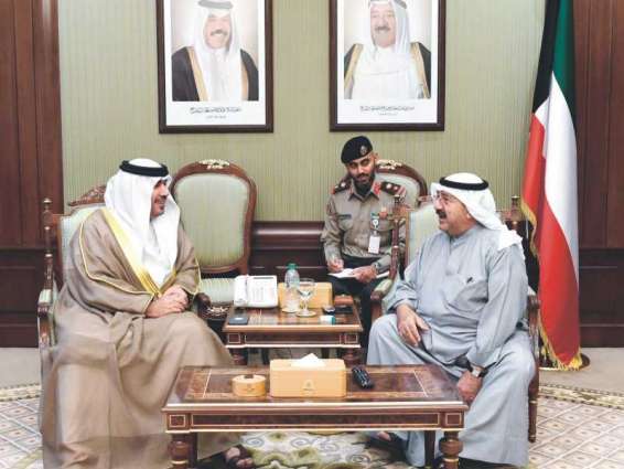 وزير الدفاع الكويتي يستقبل سفير الدولة