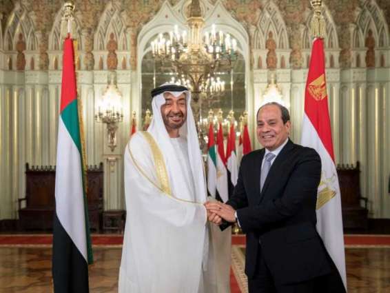 محمد بن زايد يبحث مع الرئيس المصري تعزيز العلاقات الأخوية وعددا من القضايا الإقليمية والدولية