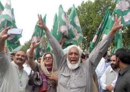 PML-N workers stage protest against NAB