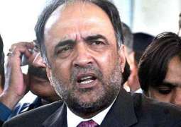 Those inviting for Dharna cannot  tolerate five persons : Qamar Zaman Kaira