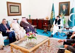 وزير الخارجية البحريني يلتقي رئيس الوزراء الباكستاني