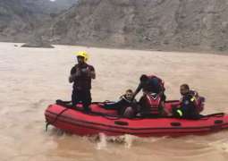 شرطة أبوظبي تشارك بإنقاذ 570 شخصاً في أعالي جبال رأس الخيمة