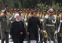 رئیس الوزراء الباکستاني عمران خان یلتقي الرئیس الایراني حسن روحاني في طھران