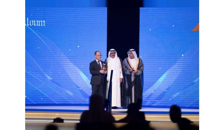 الفائز بجائزة حمدان بن راشد الطبية يتبرع بقيمتها لمرضى التنسج العضلي الليفي