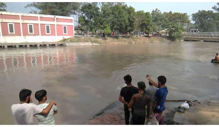 Three persons including grandfather, grandmother and grandson drown in canal