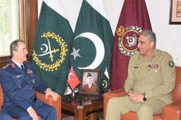 قائد سلاح الجو التركي يلتقي رئيس أركان الجيش الباكستاني