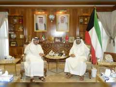 وزير الإعلام الكويتي يستقبل سفير الدولة 
