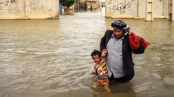 Iran floods: Thousands evacuate homes as heavy rain forecast