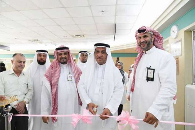 عميد كلية الطب بجامعة الملك عبدالعزيز يدشن غرفة الرضاعة الطبيعية بالمستشفى الجامعي