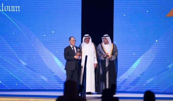 الفائز بجائزة حمدان بن راشد الطبية يتبرع بقيمتها لمرضى التنسج العضلي الليفي