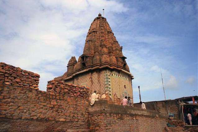 PM Imran directs restoring historic Hindu temples