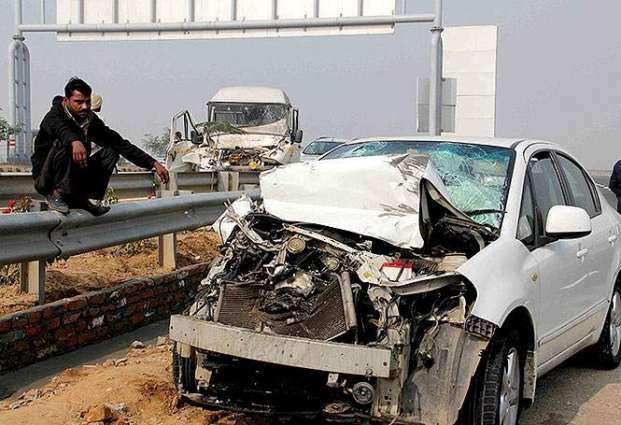 One man dies, 4 women injured in road mishap in Sargodha 